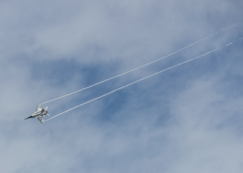 Nimitz Conducts Flight Demonstration