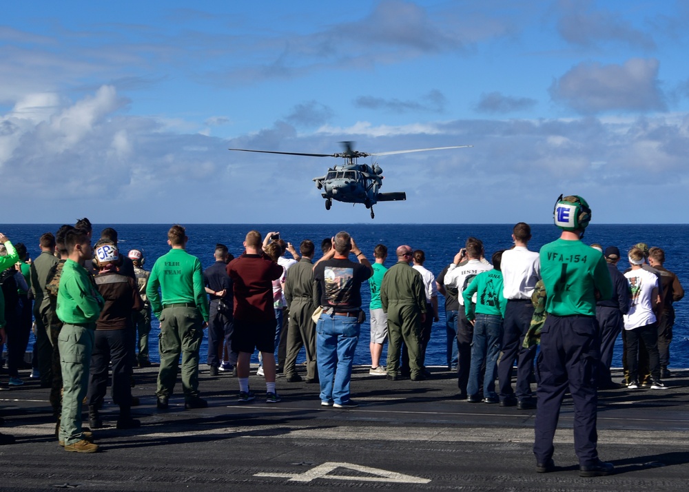 Nimitz Sailors, Marines, Families Observe Flighrt Demonstration