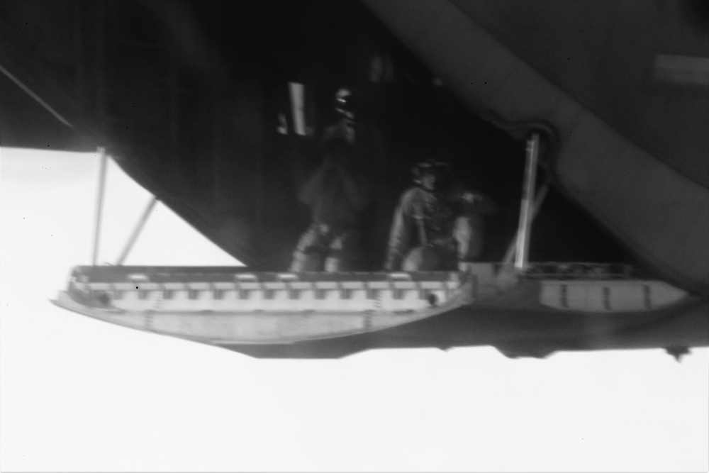 15th MEU, SPMAGTF team up for aerial refueling