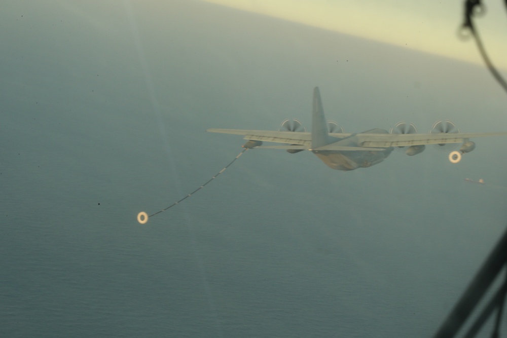 15th MEU, SPMAGTF team up for aerial refueling