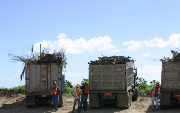 Debris removal picking up in Ponce area