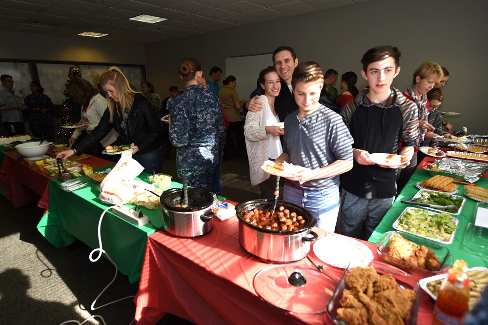 NOSC FORT CARSON HOLIDAY POTLUCK