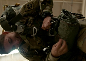 U.S., Canadian jumpmasters partner for airborne operation