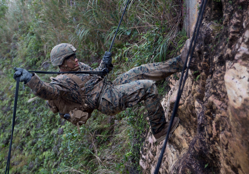 Hawaii, East Coast, West Coast Marines participate in 3rd Marine Division Annual Squad Competition
