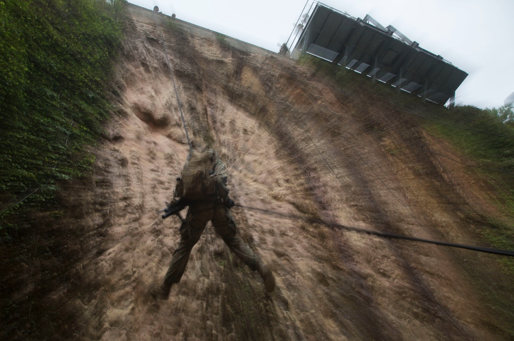 Hawaii, East Coast, West Coast Marines participate in 3rd Marine Division Annual Squad Competition