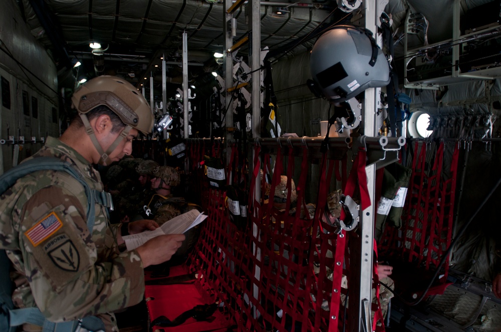 U.S., Columbian jumpmasters partner for airborne operation