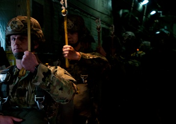 U.S., Columbian jumpmasters partner for airborne operation