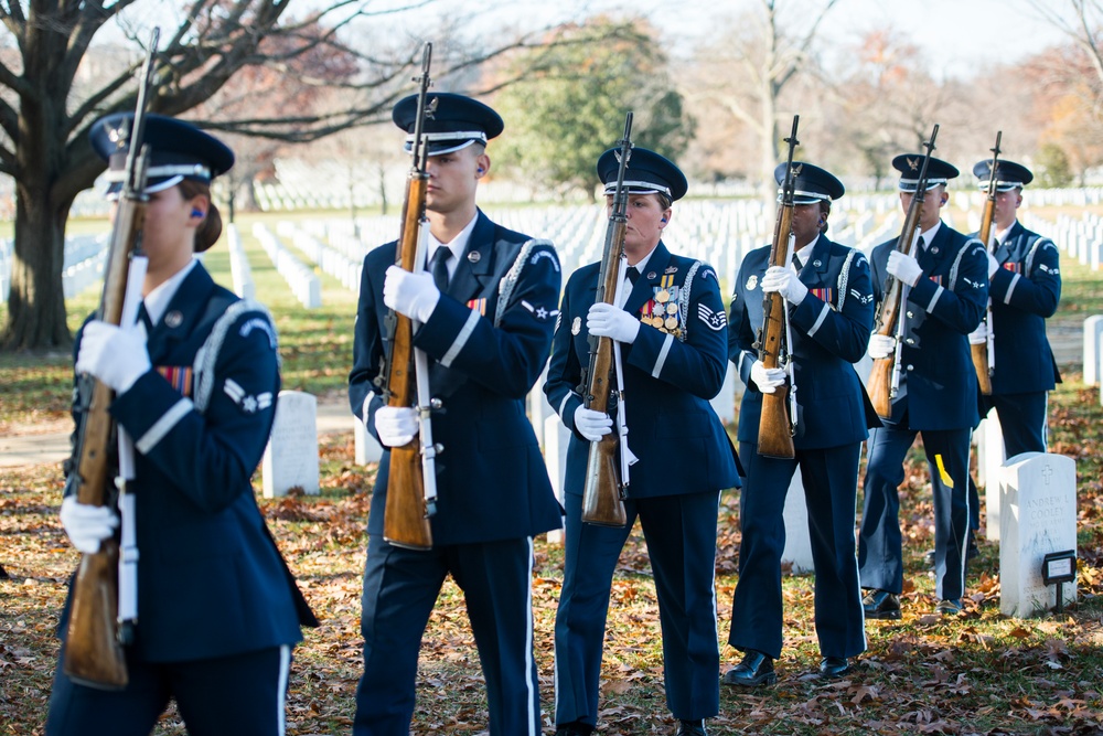 Graveside Service for Lt. Col. (ret.) William Hellkamp in Section 55