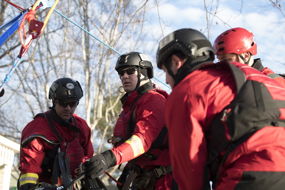 West Virginia Swift Water Rescue Team conducts life-saving skills training on Kanawha River