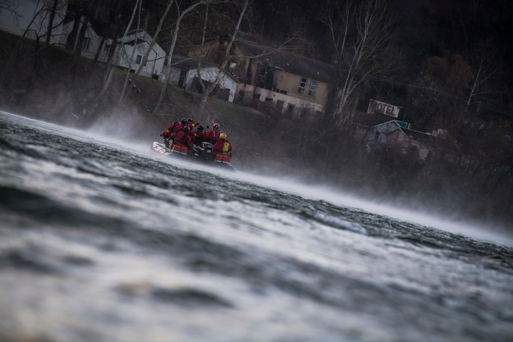 West Virginia Swift Water Rescue Team conducts life-saving skills training on Kanawha River