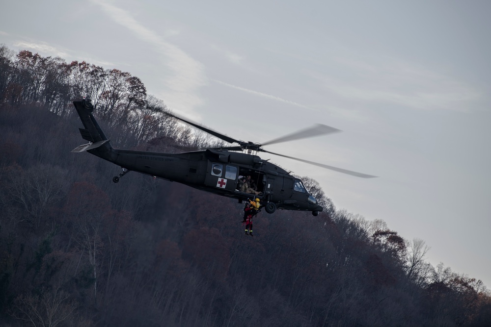 West Virginia Swift Water Rescue Team conducts life-saving skills training on Kanawha River