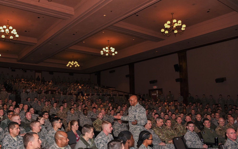 20AF commander says ‘Thank you’ to 90MW Airmen
