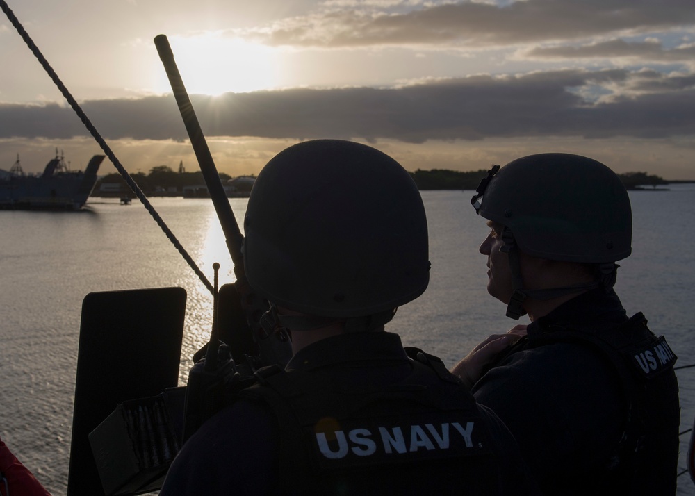 USS Pinckney Arrives in Pearl Harbor