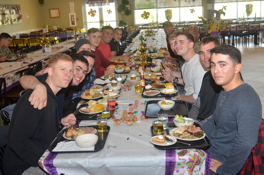 Gryphon Brigade celebrate Thanksgiving with Soldiers in style
