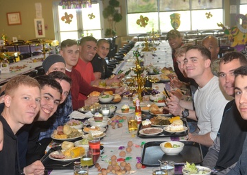 Gryphon Brigade celebrate Thanksgiving with Soldiers in style