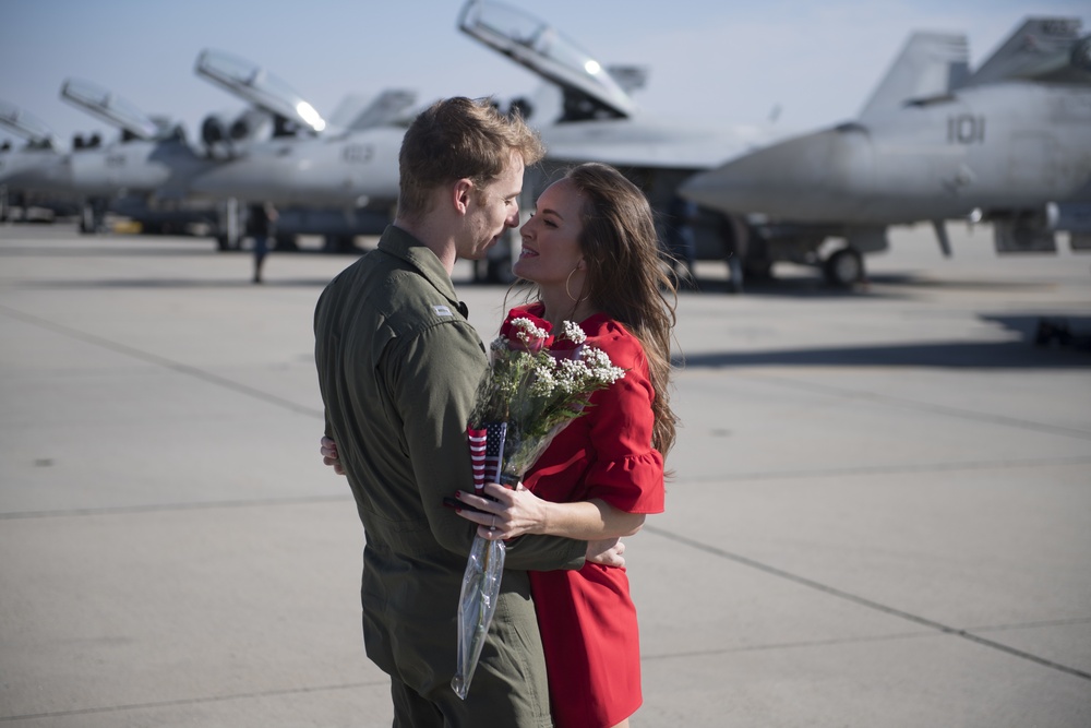 VFA-154 returns from deployment