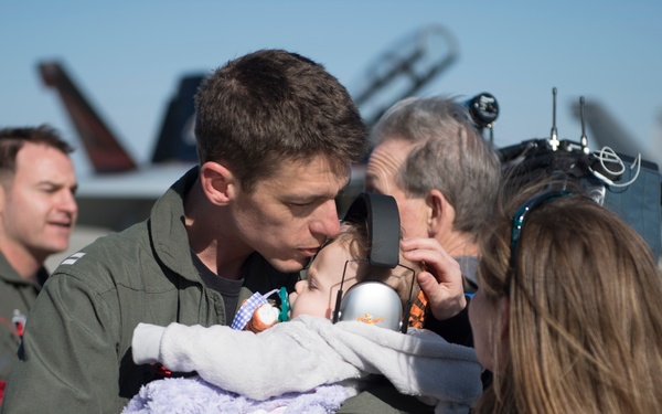 VFA-154 returns from deployment