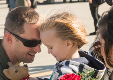 VFA-154 returns from deployment