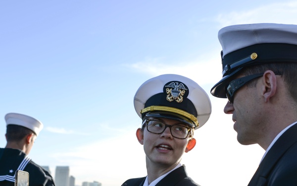 Nimitz pulls into Coronado