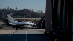 Panthers arrive to Osan AB for VIGILANT ACE 18