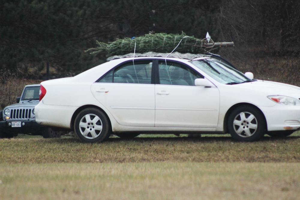 Fort McCoy military members receive trees through Trees for Troops