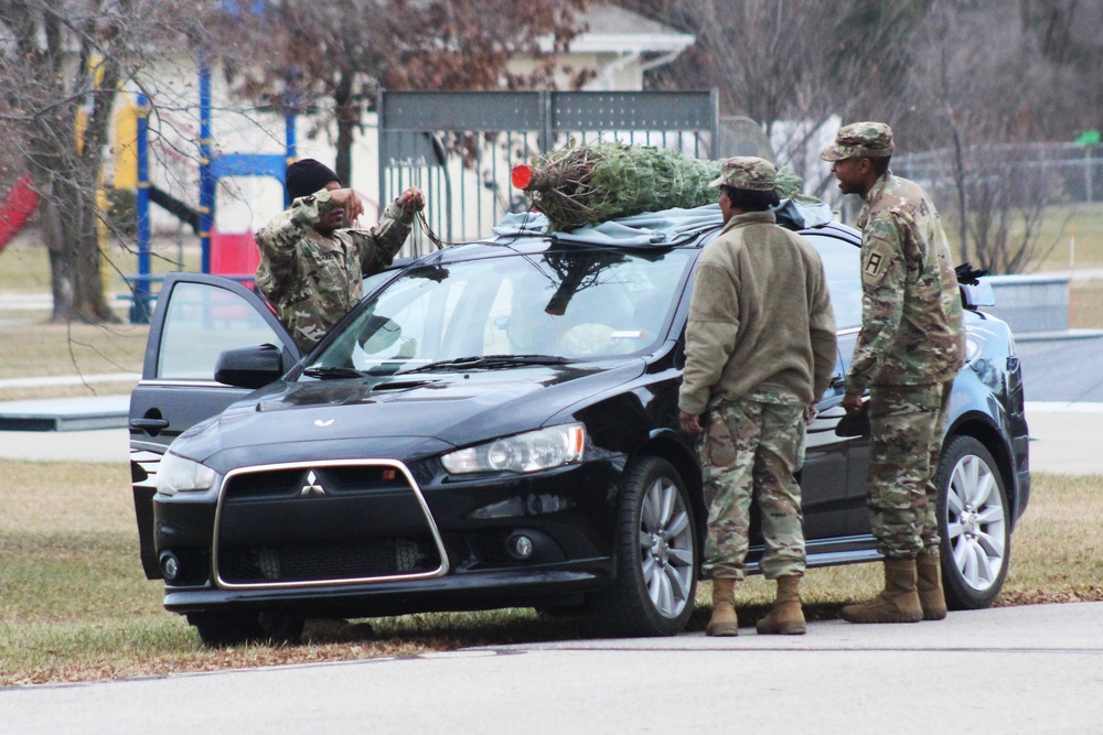 Fort McCoy military members receive trees through Trees for Troops