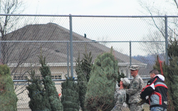 Fort McCoy military members receive trees through Trees for Troops