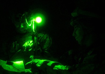 26th MEU Conducts Long Range Night Raid