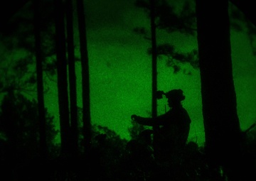 26th MEU Conducts Long Range Night Raid