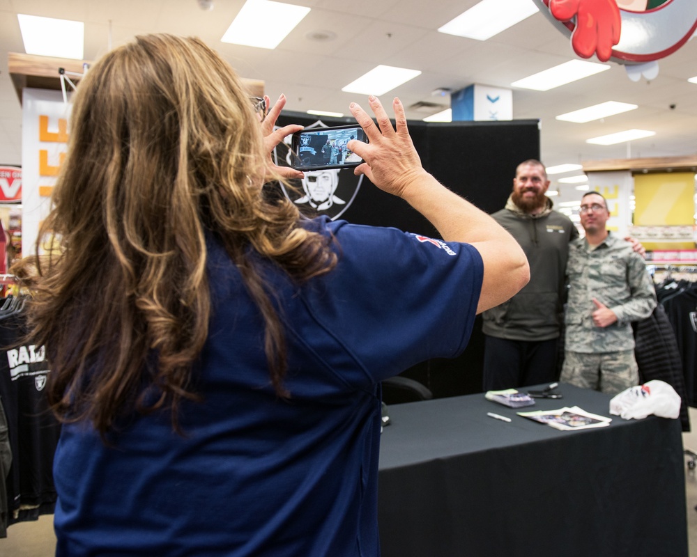 Oakland Raiders Lee Smith visits Travis Exchange