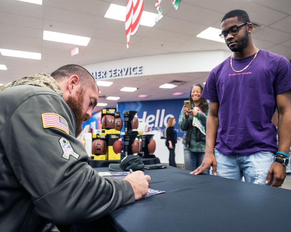 Oakland Raiders Lee Smith visits Travis Exchange