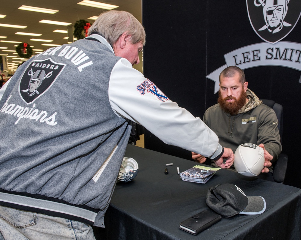 Oakland Raiders Lee Smith visits Travis Exchange