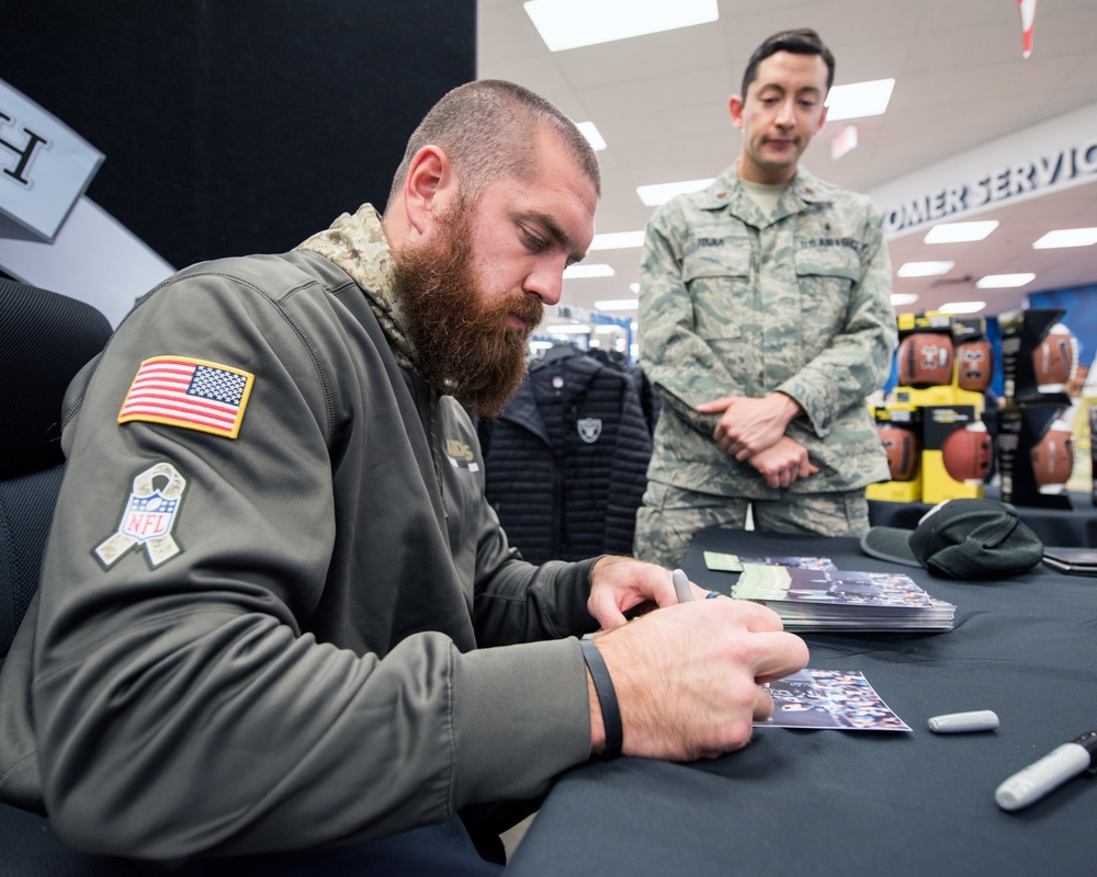 Oakland Raiders Lee Smith visits Travis Exchange