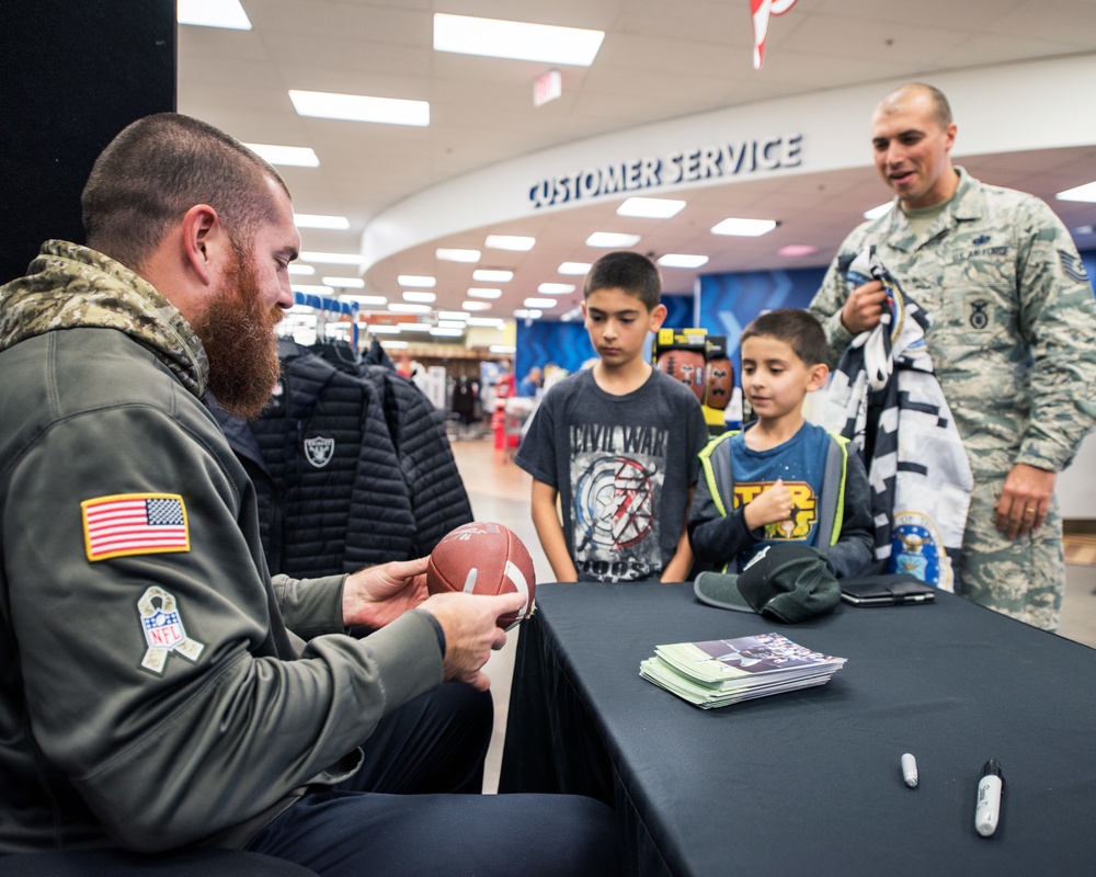 Oakland Raiders Lee Smith visits Travis Exchange