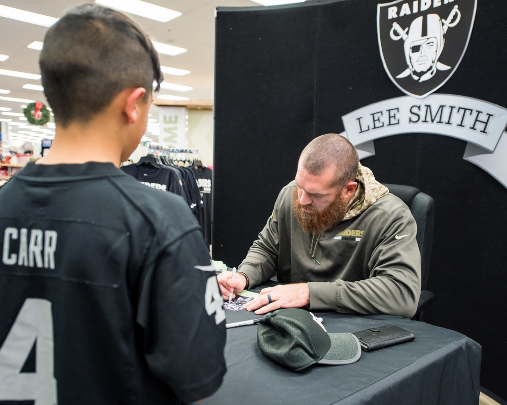 Oakland Raiders Lee Smith visits Travis Exchange