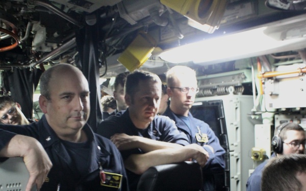 USS Pittsburgh (SSN 720) Completes Historic 1,000th Dive
