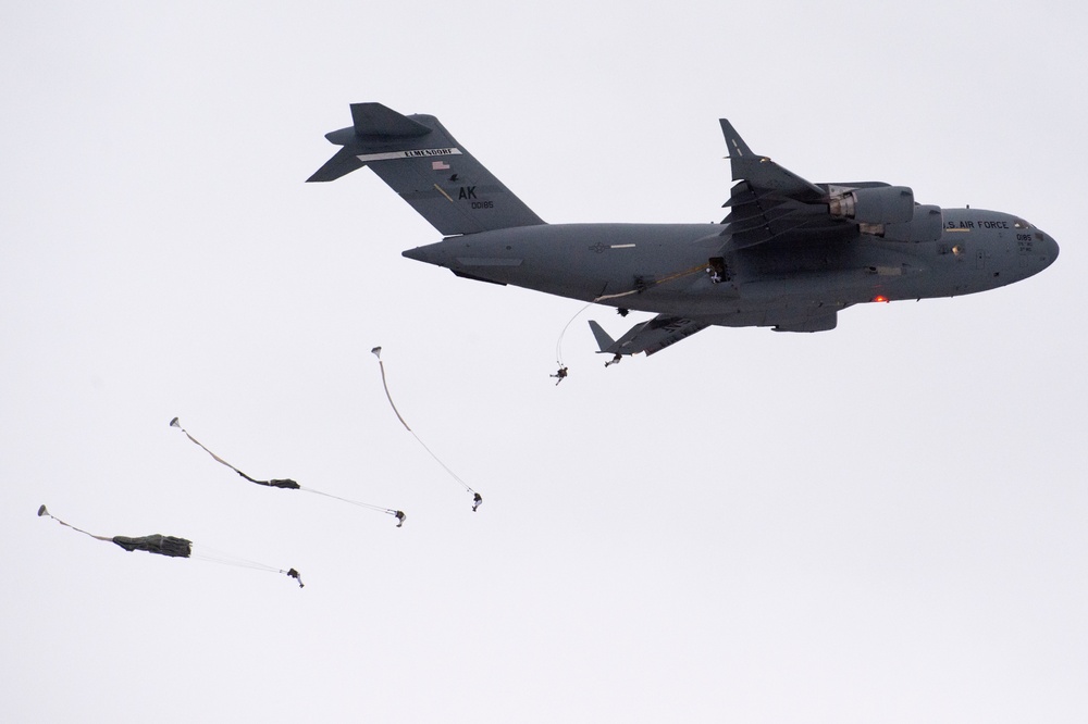 Airborne engineers test their mettle