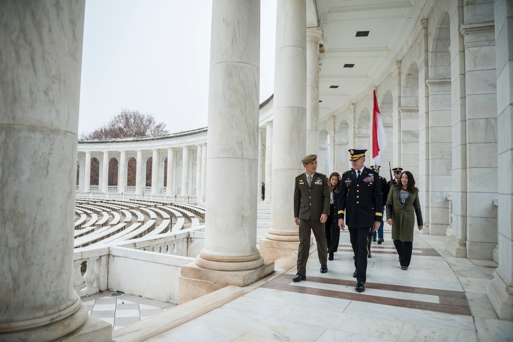 Singapore Chief of Defence Lt. Gen. Perry Lim Participates in an Armed Forces Full Honors Wreath-Laying at the Tomb of the Unknown Soldier