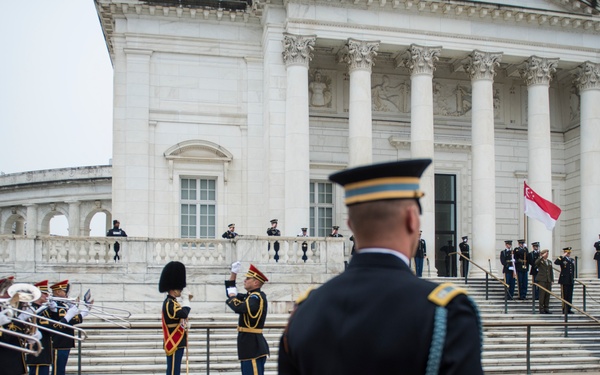 Singapore Chief of Defence Lt. Gen. Perry Lim Participates in an Armed Forces Full Honors Wreath-Laying at the Tomb of the Unknown Soldier