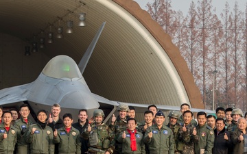 Gwangju Mayor visits U.S. Air Force members at Gwangju Air Base