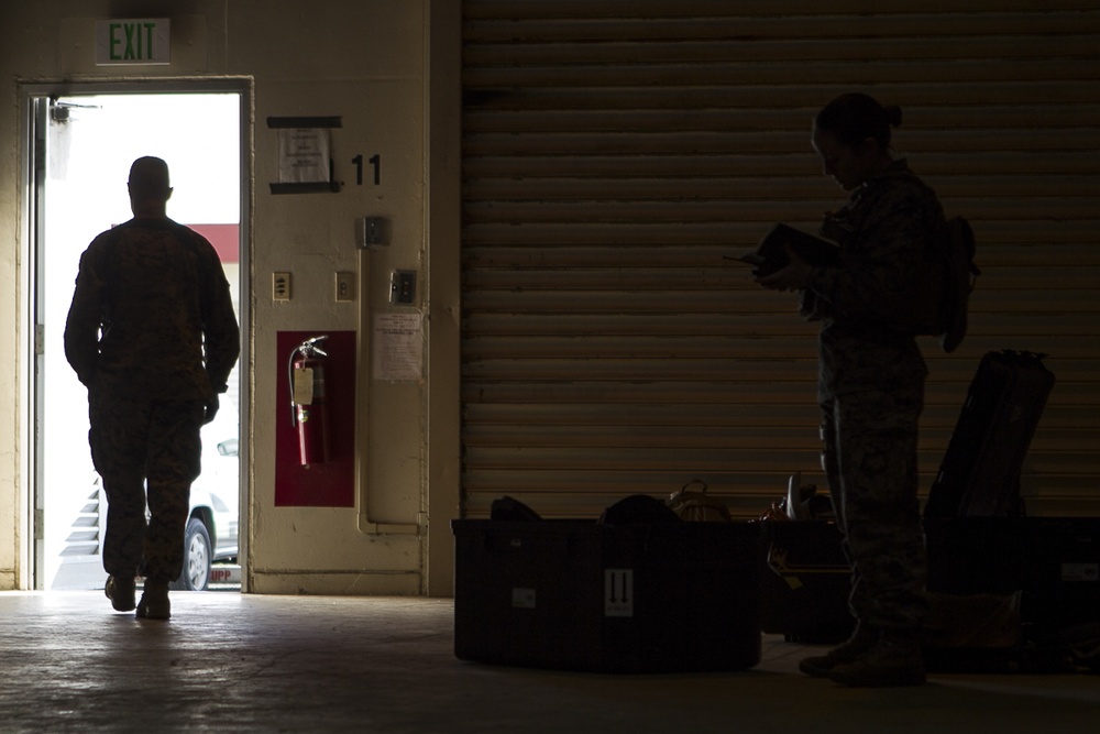 31st MEU Marines lean forward during MEUEX