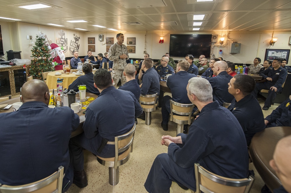 Task Force 51/5 Commander speaks with USS America chief petty officers
