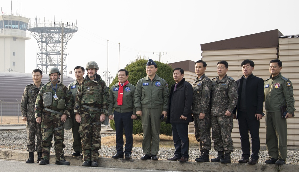 DVIDS - Images - Gwangju Mayor visits U.S. members at Gwangju Air Base ...
