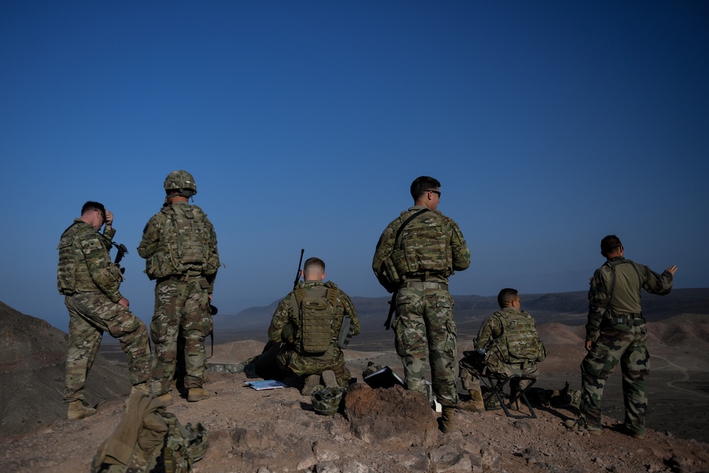 EARF train on call for fire of 155mm artillery fire by French military