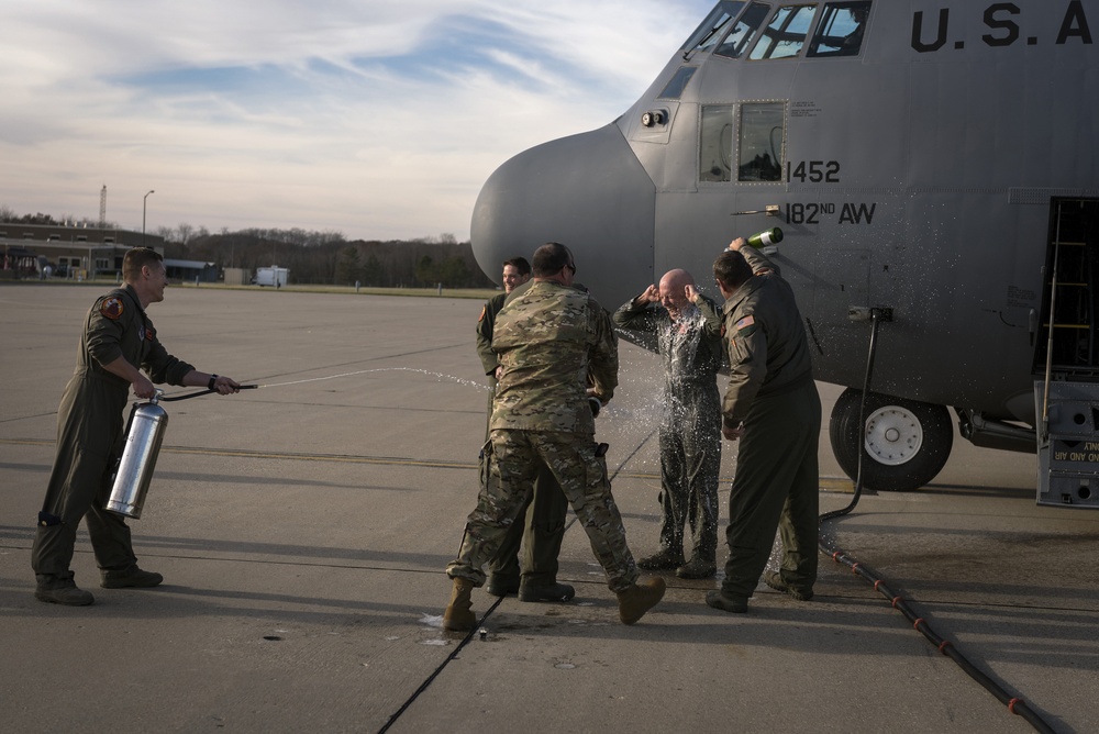 Lt. Col. Scot Decker fini flight at 182nd Airlift Wing