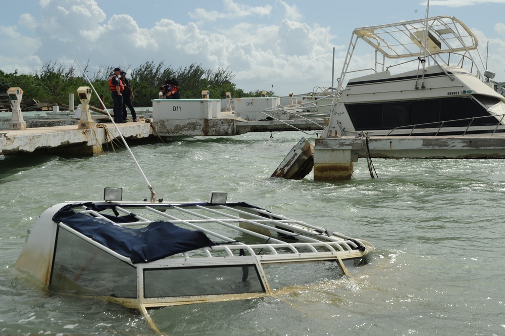 Hurricane Maria Response Team Assesses Distressed Vessels, Environmental Concerns in Isleta Marina, Puerto Rico