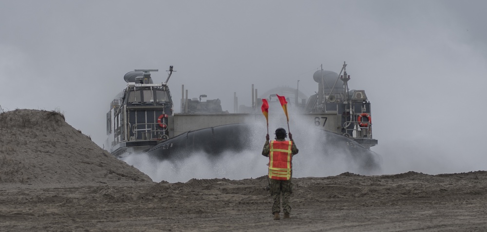 USS Iwo Jima (LHD 7) conducts COMPTUEX