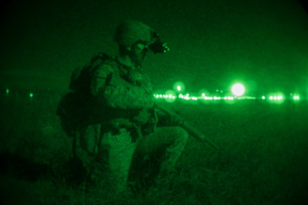 Marines conduct night operation