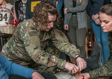 Polish, US Medics Wrap-up First Aid Training in Zary