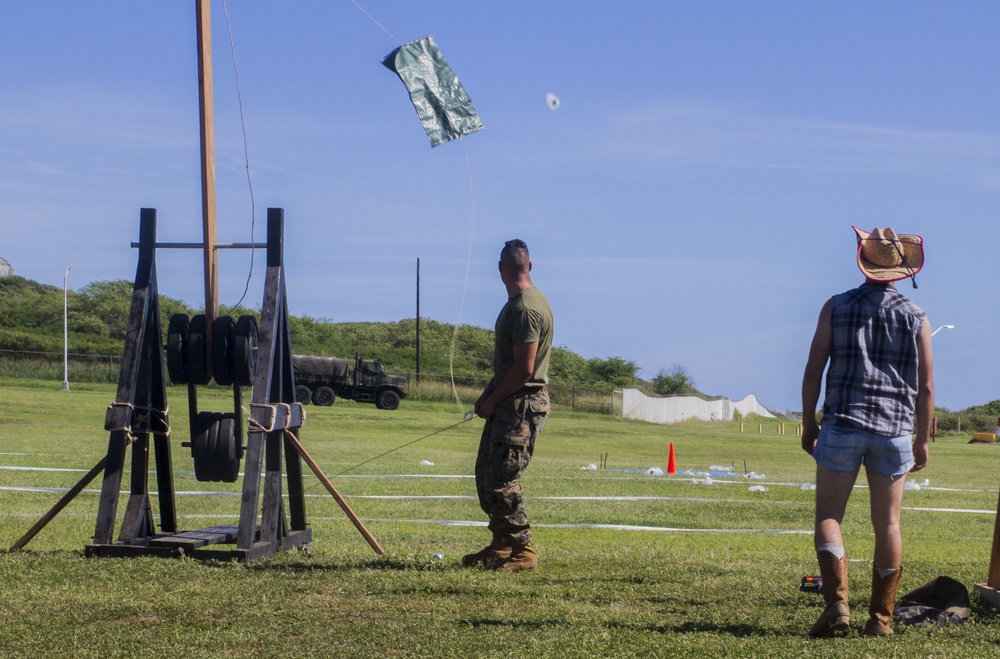 Back to basics:1/12 holds medieval artillery competition